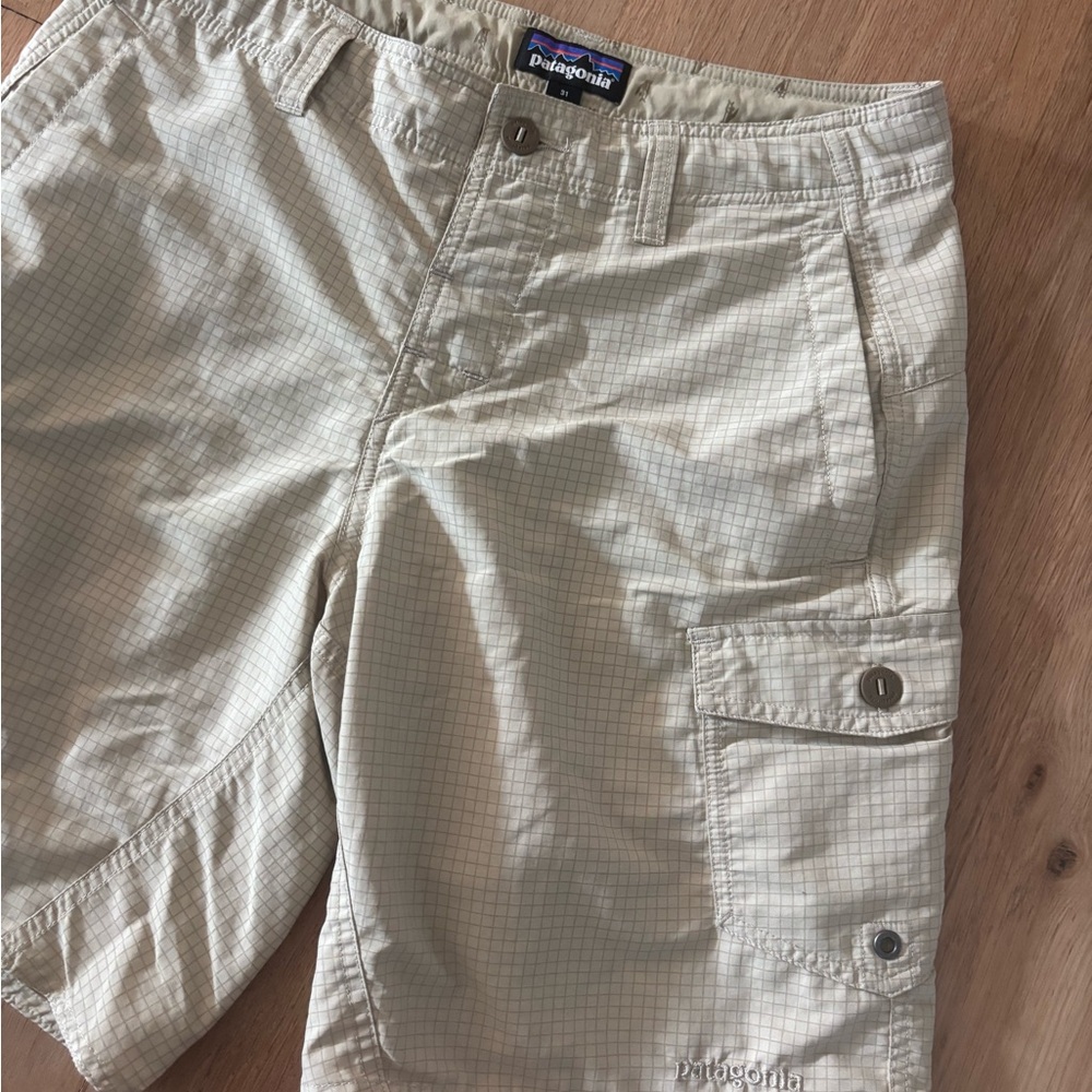 Patagonia Men's Light Tan Cargo Shorts - Picture 2 of 6